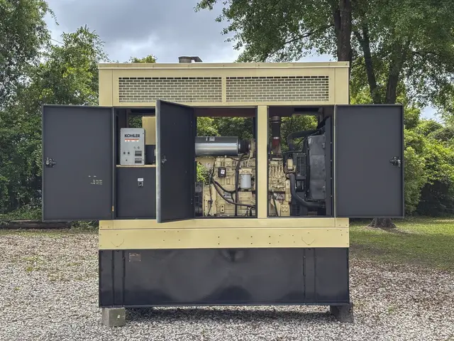 180 KW Kohler / Rehlko #6081AF001, diesel generator, weatherproof enclosure, 277/480 Volts, 2002 - Image 3