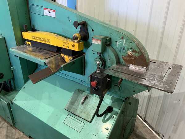 6" x 6" x 5/8" Piranha #PII-110, hydraulic ironworker, 110 ton, 20.5" throat, 15 HP, joystick ctyrls, 2005 - Image 3