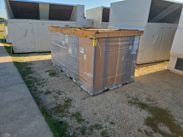 7.5 Ton, Carrier #48LCEA08J2A6A4R4F0, ultra high efficiency RTU unit, 3-stage cooling, NG heat, new, 2023 - Image 3