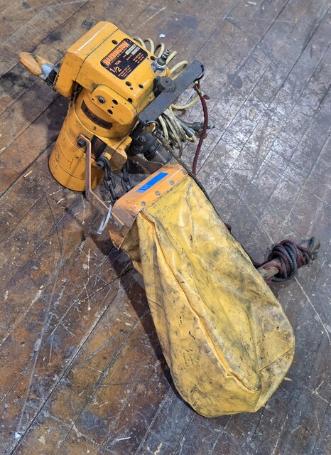 .5 Ton, Harrington #TCR-500C, Pneumatic Air Hoist, 60-90 PSI, 410-620 kPa - Image 1