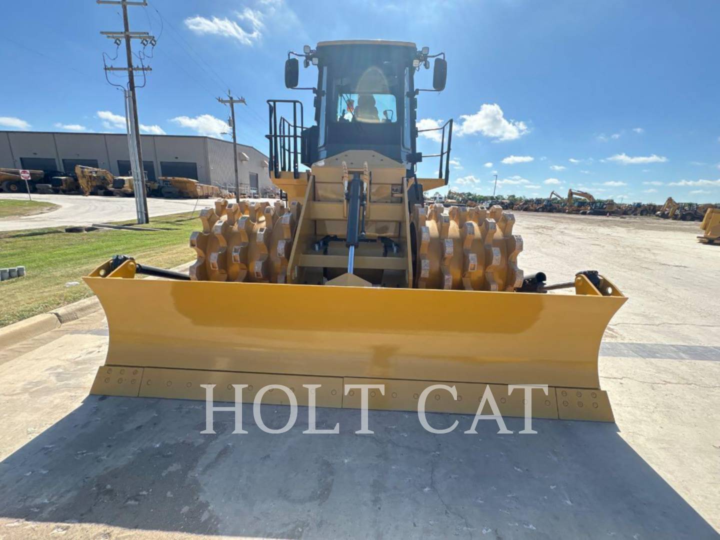 Caterpillar 815, Compactor, 1040 hours, S/N: J5T00503, 2025 - Image 3