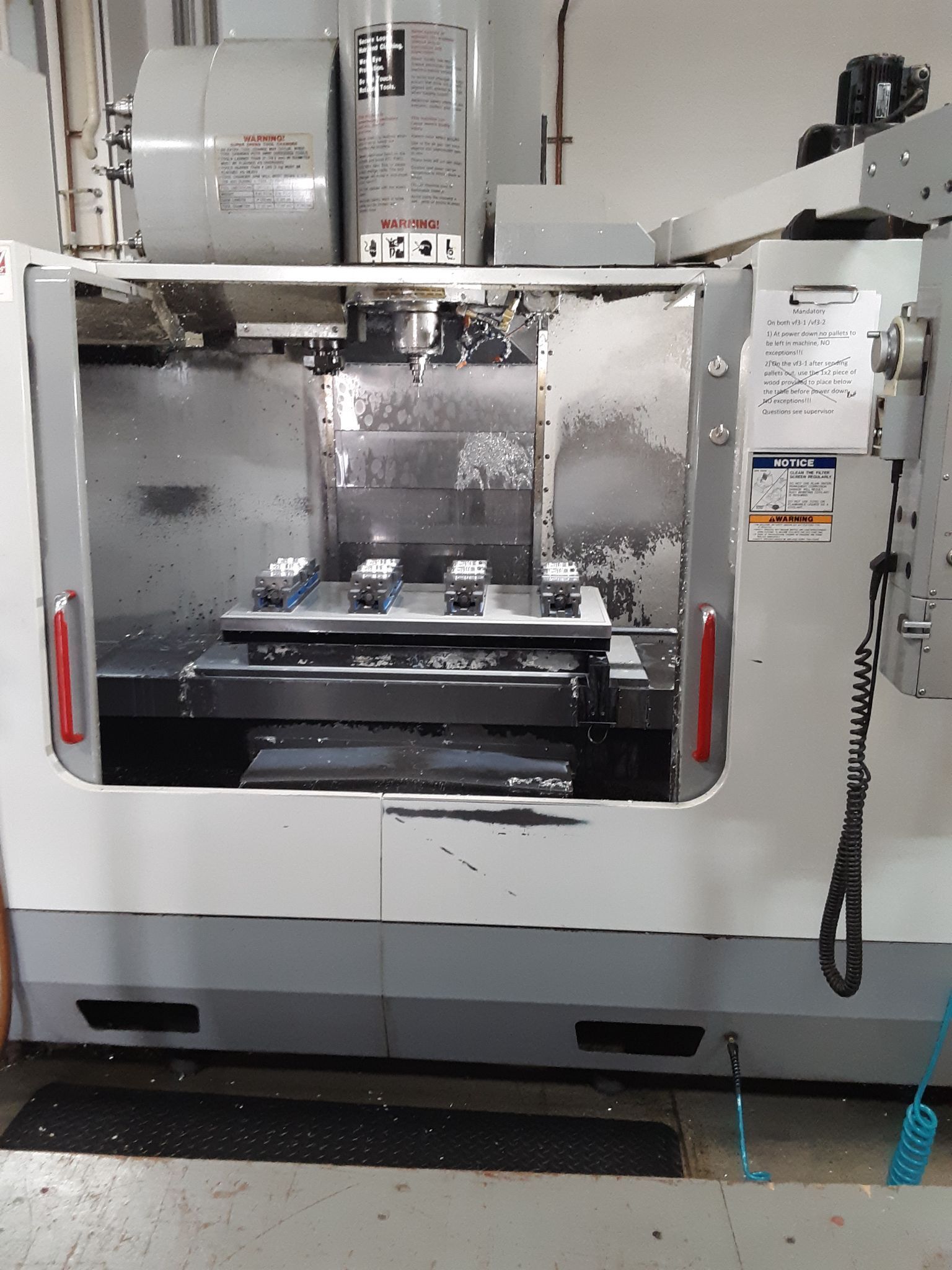 Haas #VF-3SS APC, CNC vertical machining center, 40" X, 20" Y, 25" Z, 12000 RPM, 24 automatic tool changer - Image 2