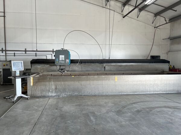 Flow #M3B-7320, waterjet, 50 HP, 87000 psi, 6.6' x 24' table, 500 IPM, 460-480 V., 2016 - Image 1