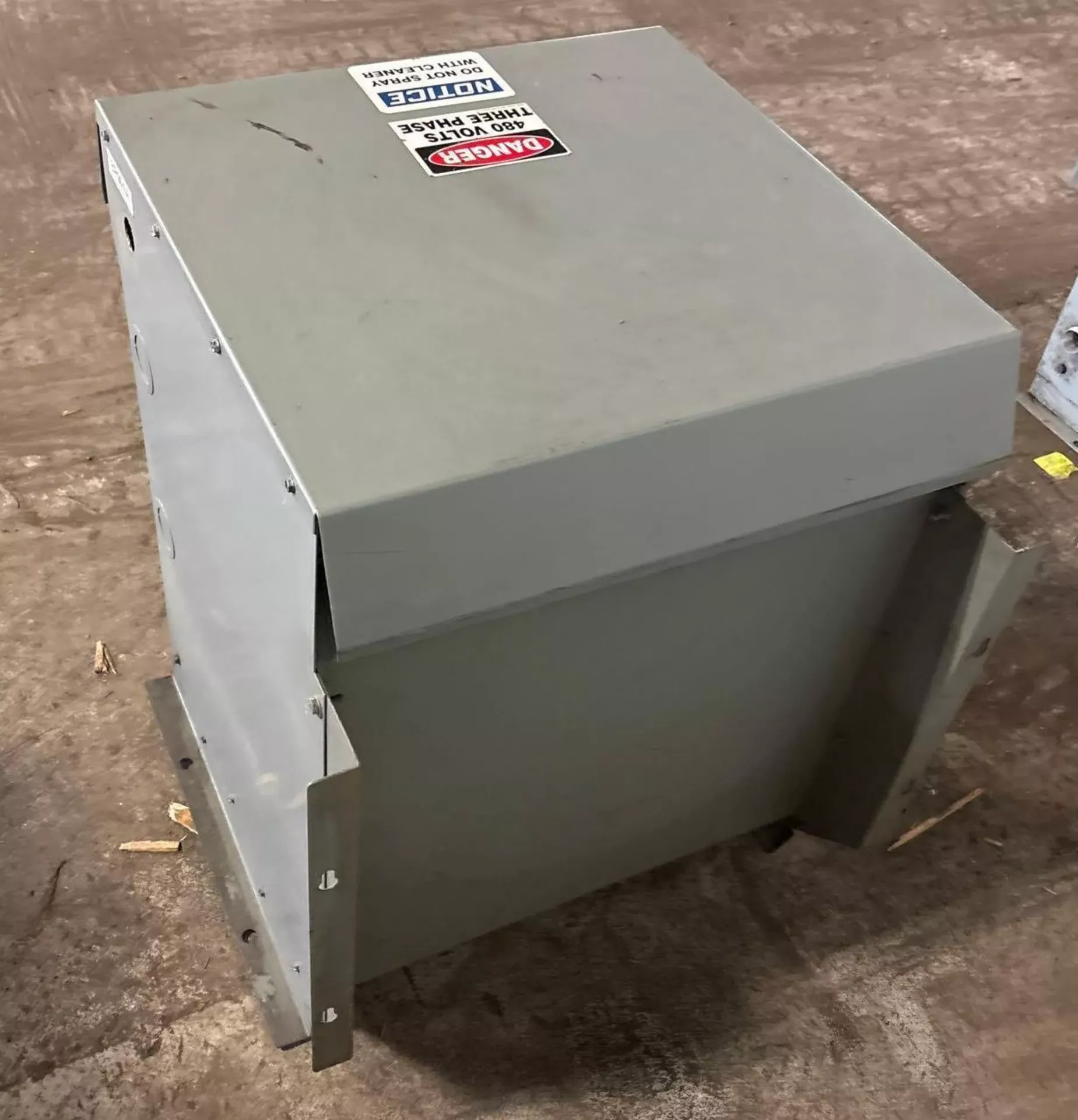 30 KVA 480 Primary, 208Y/120 Secondary, Hammond Power Solutions, transformer - Image 3