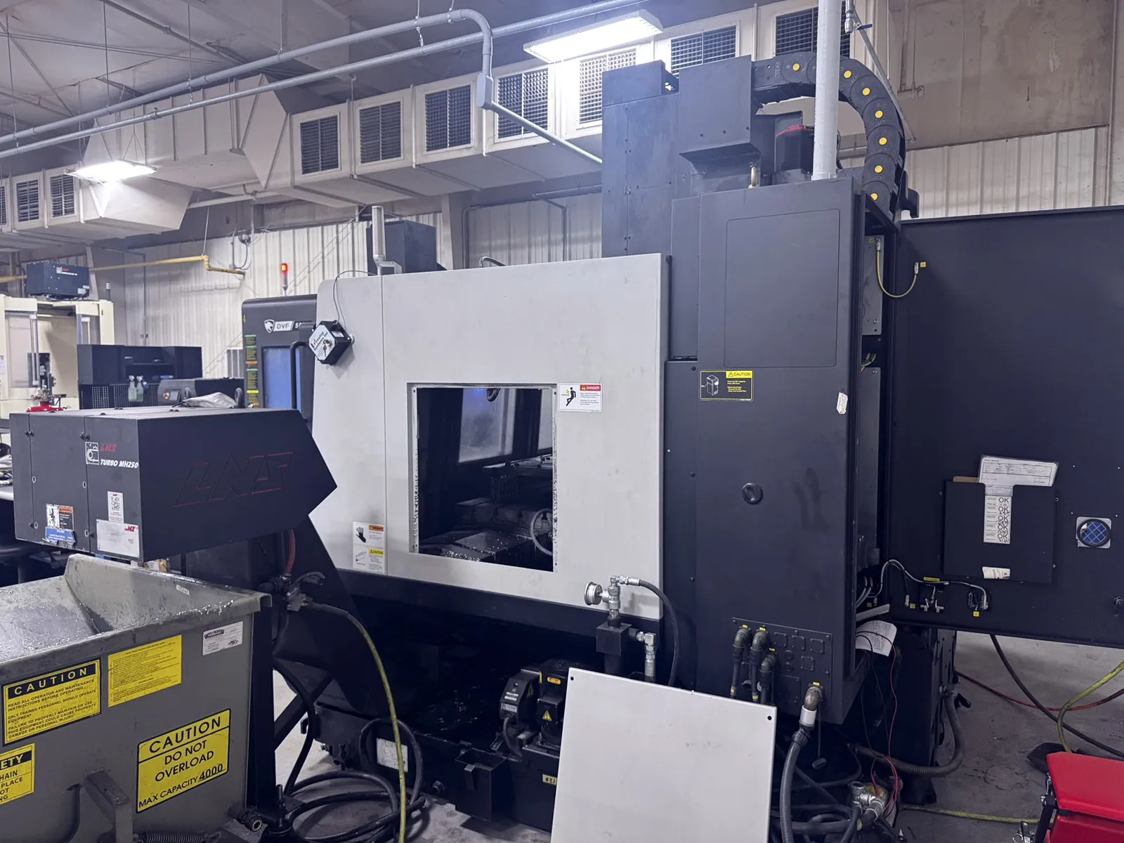 Daewoo Doosan #DNM-5700S, CNC vertical machining center, 40 automatic tool changer, 41.3" X, 22.4" Y, 20.1" - Image 5
