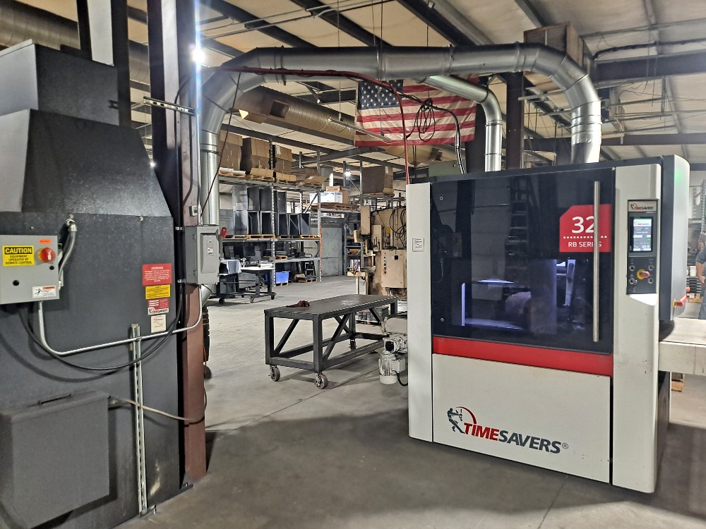 42" Timesavers #32-Series-1100-WRB, wide belt sanding and deburring machine, wet dust collector, 300 hours - Image 3