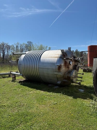 6,000 gallon Roben, Jacketed Reactor, 102" diameter x 144" straight side, dish top & bottom, 304 Stainless - Image 5