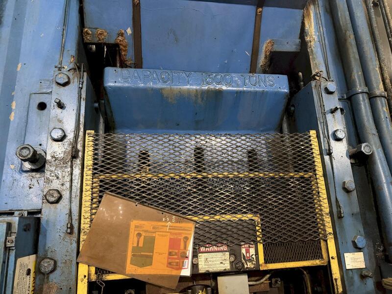 1500 Ton, Bliss #29, knuckle joint press, 15" stroke, 52" Shut Height, 1/2" adj., 53" x50" bed, 18 SPM, 1967 - Image 2