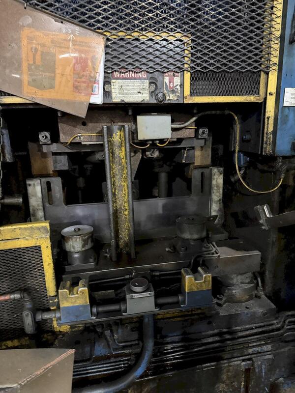 1500 Ton, Bliss #29, knuckle joint press, 15" stroke, 52" Shut Height, 1/2" adj., 53" x50" bed, 18 SPM, 1967 - Image 3