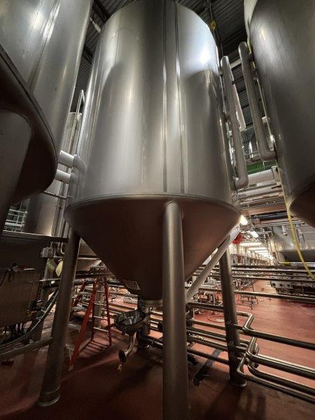 7500 gallon Mueller, Stainless Steel Jacketed Vertical Tank, 122" diameter x 267" height, 25 psi @ 100°F - Image 1