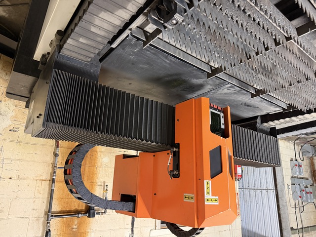 Ermaksan #SM-1000-10X5, CNC Fiber Laser, 1000 watt, 5' x 10' work area, 5551 m/min., Pedestal CNC, 380 Volt - Image 3