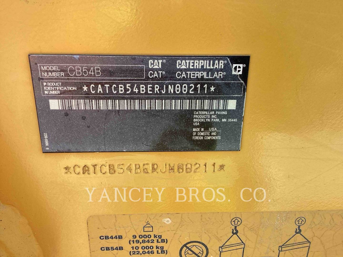 Caterpillar CB54B, Compactor, 5090 hours, S/N: RJN00211, 2015 - Image 1