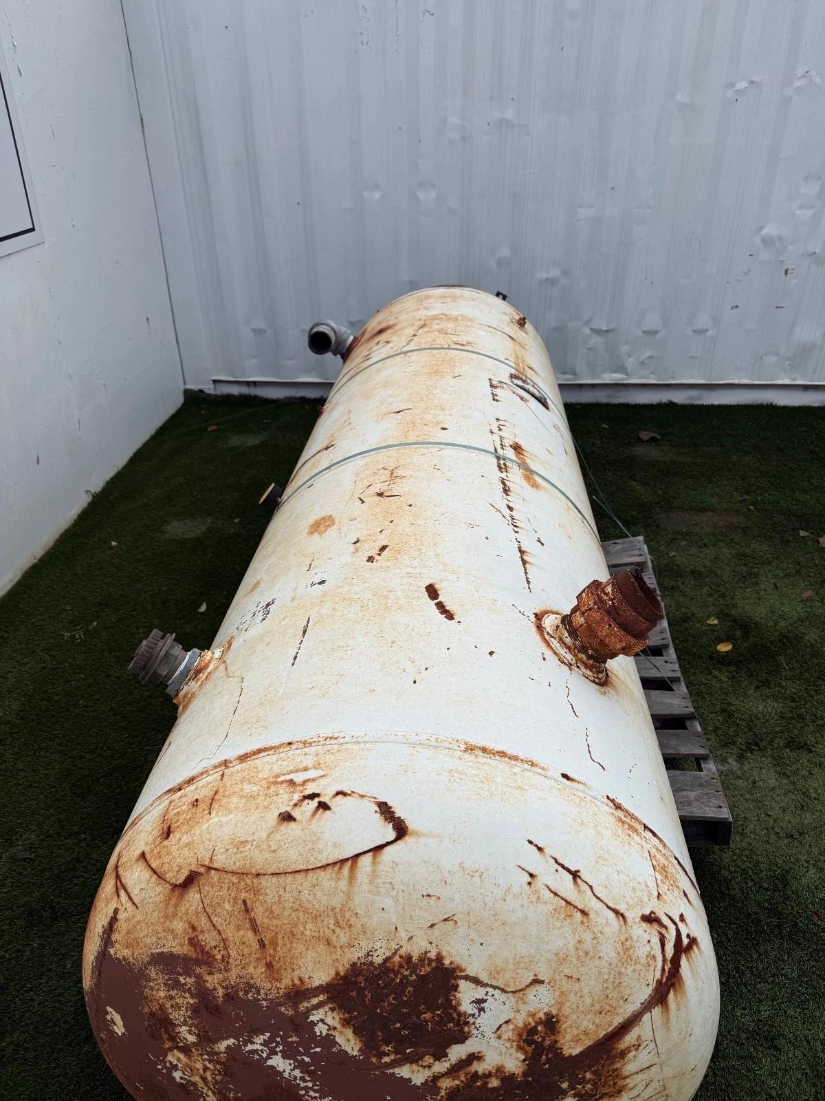 475 gallon 165 psi, 40" x 130", Steel Fab, Horizontal Carbon Steel Pressure Tank, 450°F max. operating - Image 3