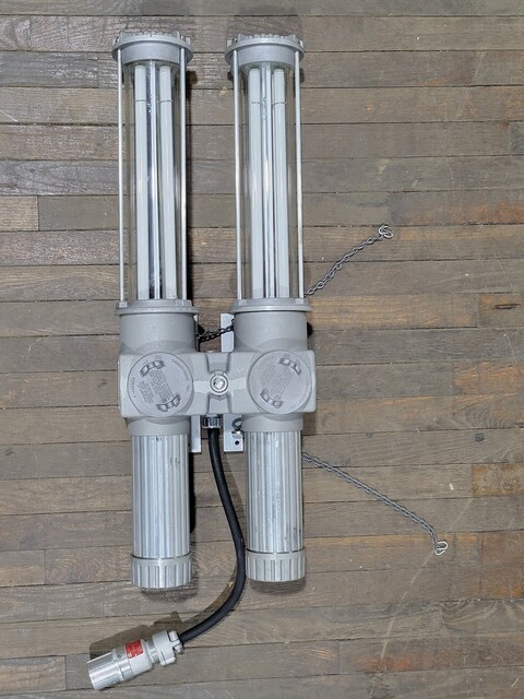 Crouse Hinds #EVFT24370, Outdoor Electric Lighting Fixture, Salt Water Marine Type, unused - Image 6
