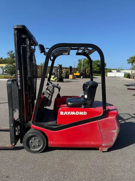 3400 lb. Raymond #RTW35, electric forklift, 24" lift height, 3-stage, side shift, 42" fork length, 2004 - Image 4