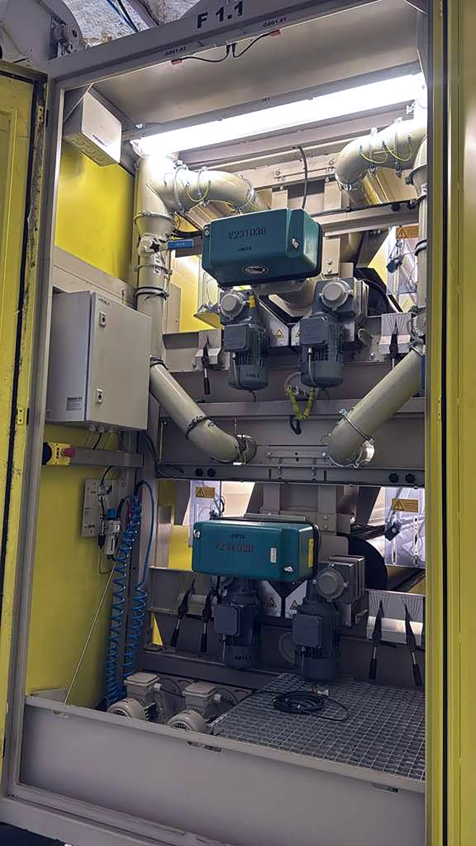 Corona electrostatic separator, Hamos #KWS-2522-2, 2024 - Image 8