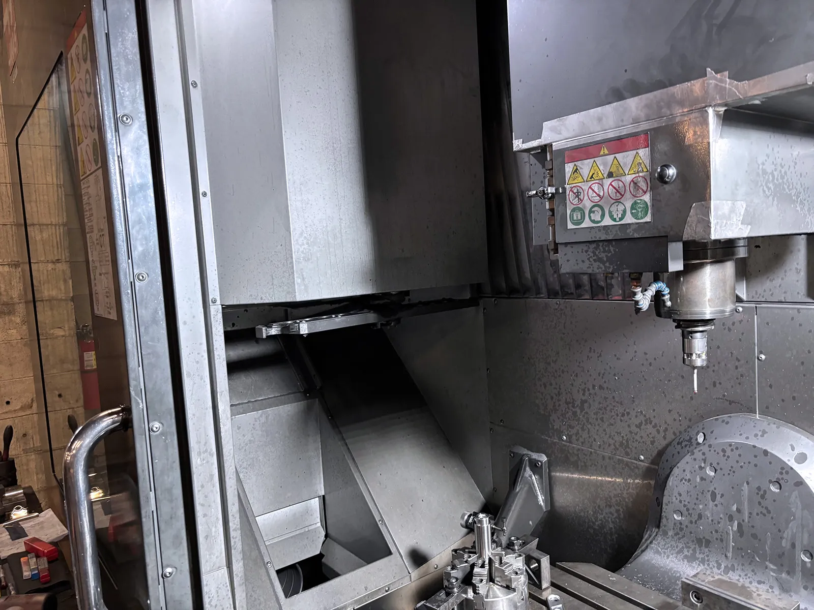 Haas #UMC750, CNC vertical machining center, 40 automatic tool changer, 30" X, 20" Y, 20" Z, 8000 RPM, #40 - Image 5