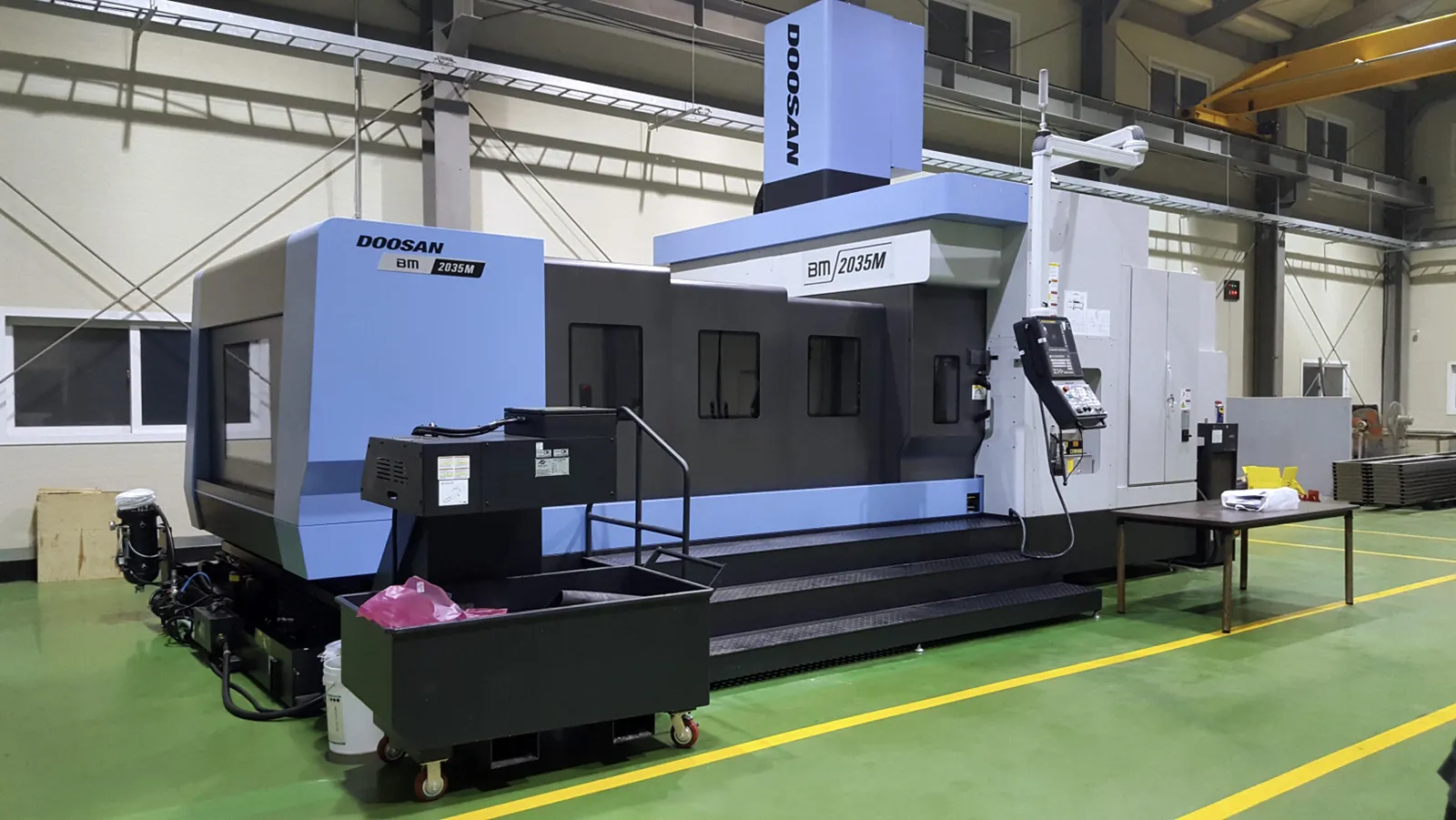 Daewoo Doosan #BM-2035M, CNC vertical machining center, 40 automatic tool changer, 137.8" X, 80.7" Y, 31.5" - Image 1
