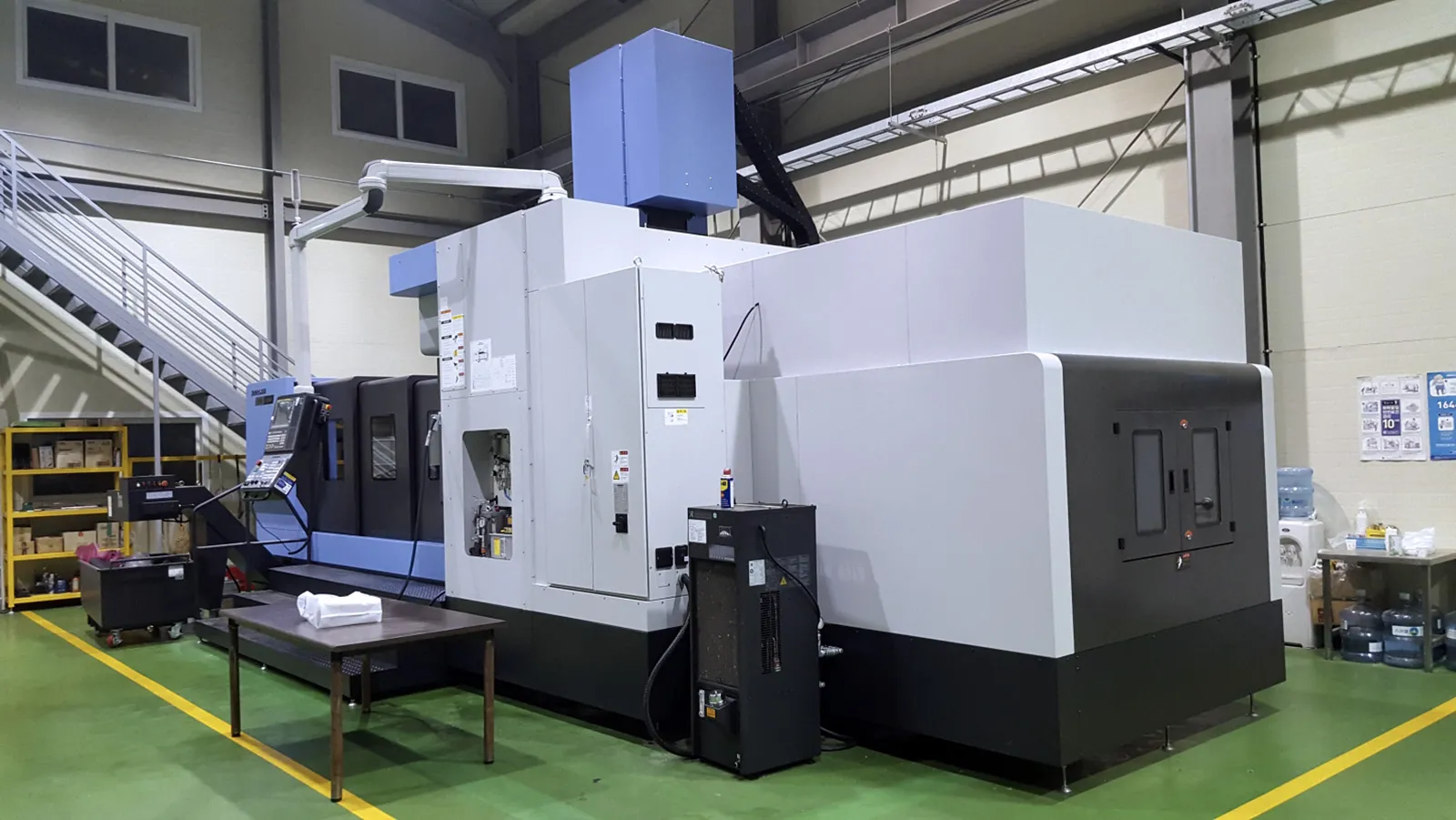 Daewoo Doosan #BM-2035M, CNC vertical machining center, 40 automatic tool changer, 137.8" X, 80.7" Y, 31.5" - Image 2