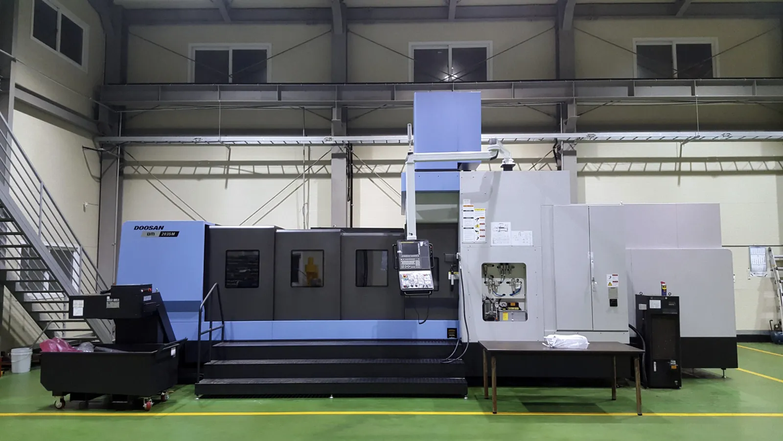 Daewoo Doosan #BM-2035M, CNC vertical machining center, 40 automatic tool changer, 137.8" X, 80.7" Y, 31.5" - Image 3