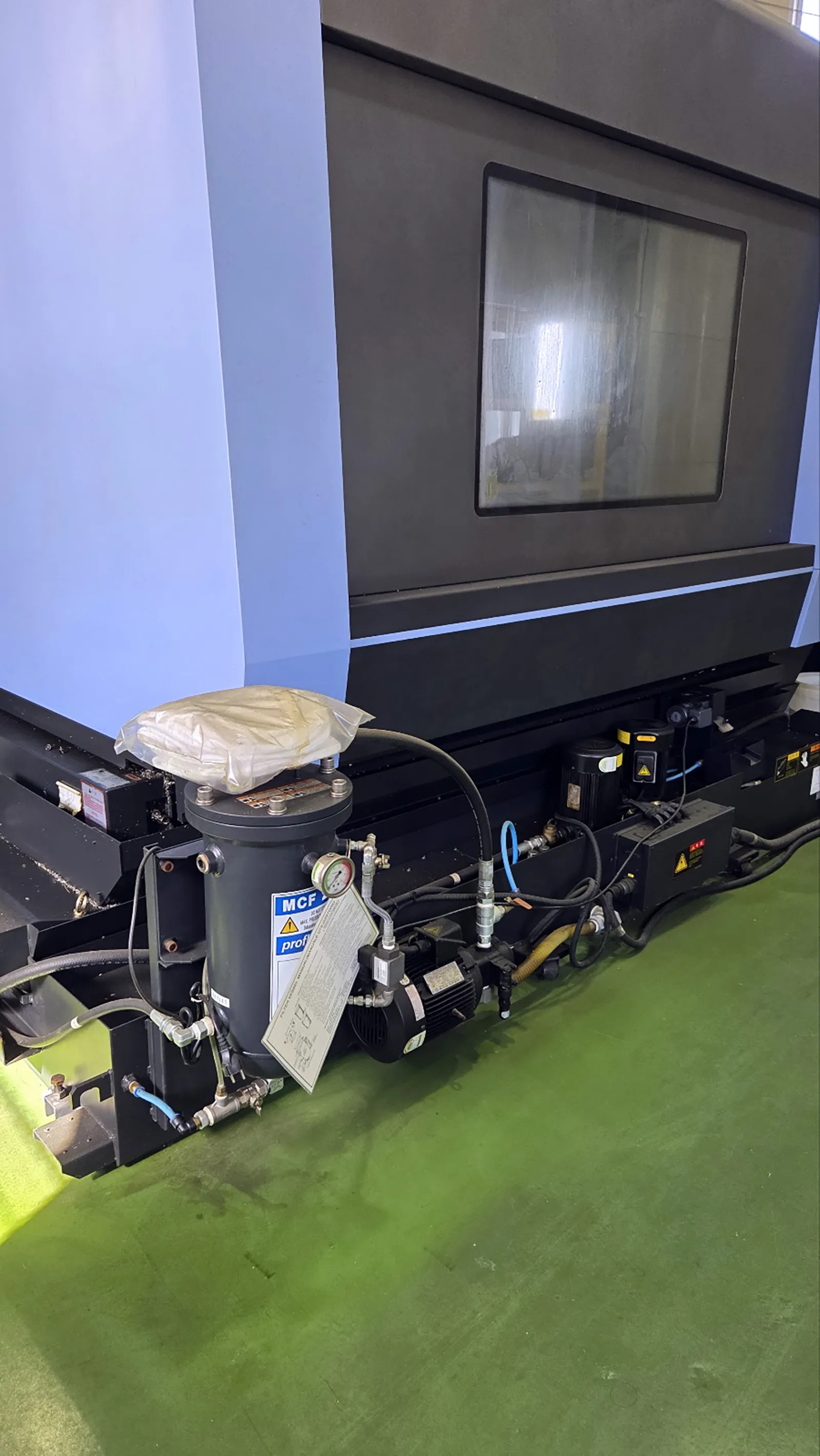 Daewoo Doosan #BM-2035M, CNC vertical machining center, 40 automatic tool changer, 137.8" X, 80.7" Y, 31.5" - Image 9
