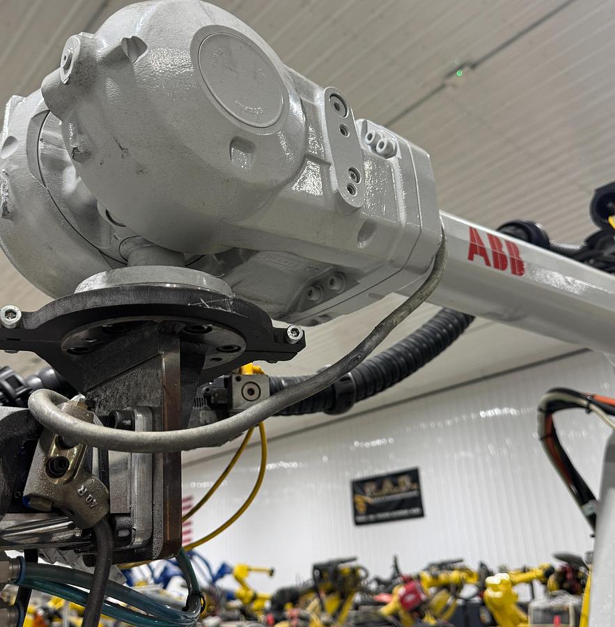 ABB, IRB-4600-40/2.55, 6-Axis Articulated Robot, 40 kg payload, 100" reach, IRC5 controller, 480 Volt, 2022 - Image 2