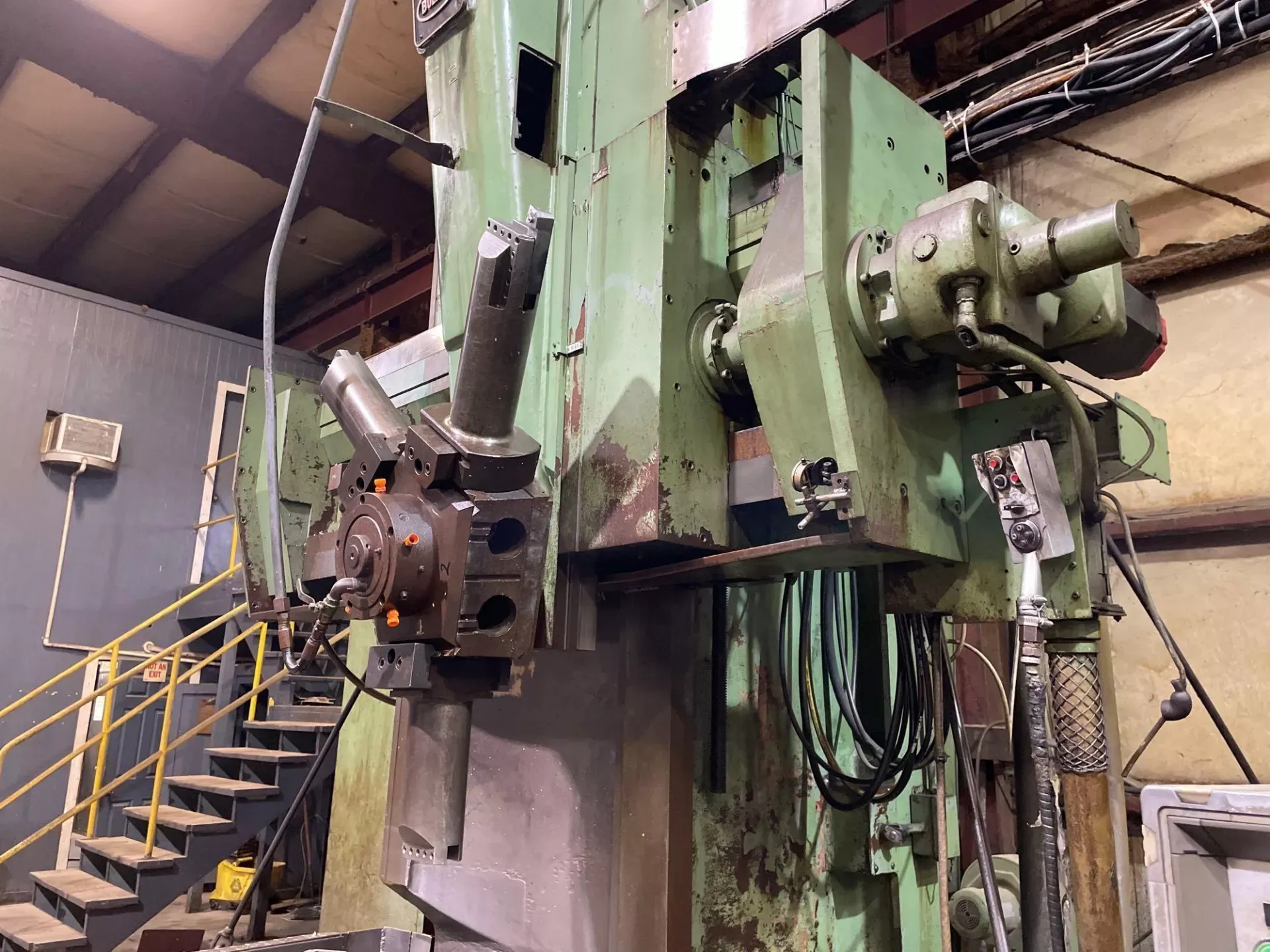 42" Bullard #36-Dyn-Au-Tape, CNC vertical turret lathe, 56" sw, 42" 4-jaw chuck, 5 turret, 50 HP, MPG - Image 9