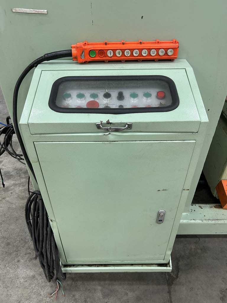 10000 lb. Changzhou, powered hydraulic uncoiler/decoiler with motorized coil car, 51" mandrel length - Image 7