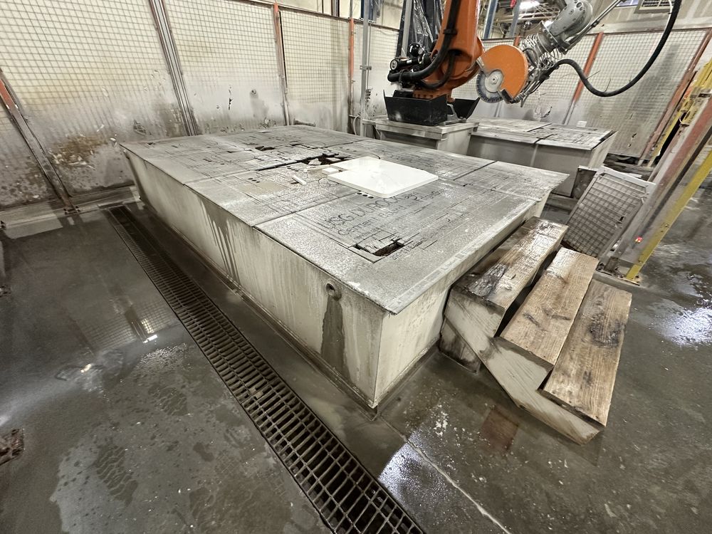 Baca Systems, Robo SawJet, robotic 6-Axis sawjet, 90" x 144" table, 16" saw, Kuka KR 210 robot, 2016 - Image 8