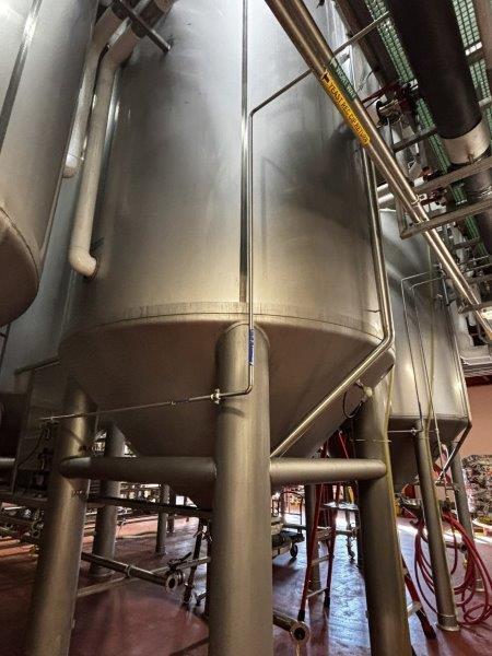 16,600 gallon Mueller, Stainless Steel Jacketed Vertical Tank, 121" diameter x 444" height, 15 psi @ 100&deg;F - Image 1