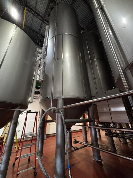16,600 gallon Mueller, Stainless Steel Jacketed Vertical Tank, 121" diameter x 444" height, 15 psi @ 100&deg;F - Image 2