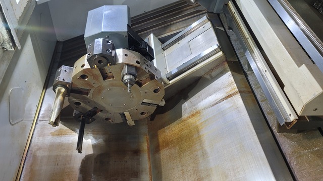 Haas #ST-40, CNC lathe, 34.5" swing, 15" chuck, 4" bar, 44" centers, 12 turret, A2-8, 17" X, 44" Z, 2017 - Image 6