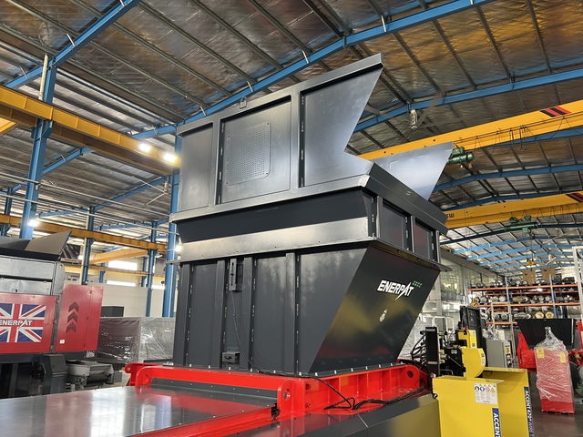 Enerpat, Automatic Two Ram Baler, 62" L x 46.46" width x 30.71" H bale, 74 HPfor Aluminum cans, Plastic - Image 3