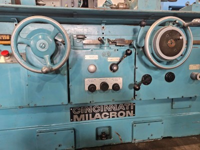 12" x 36" Cincinnati Milacron #12X36, motorized workhead, pick feed, 1979 - Image 2