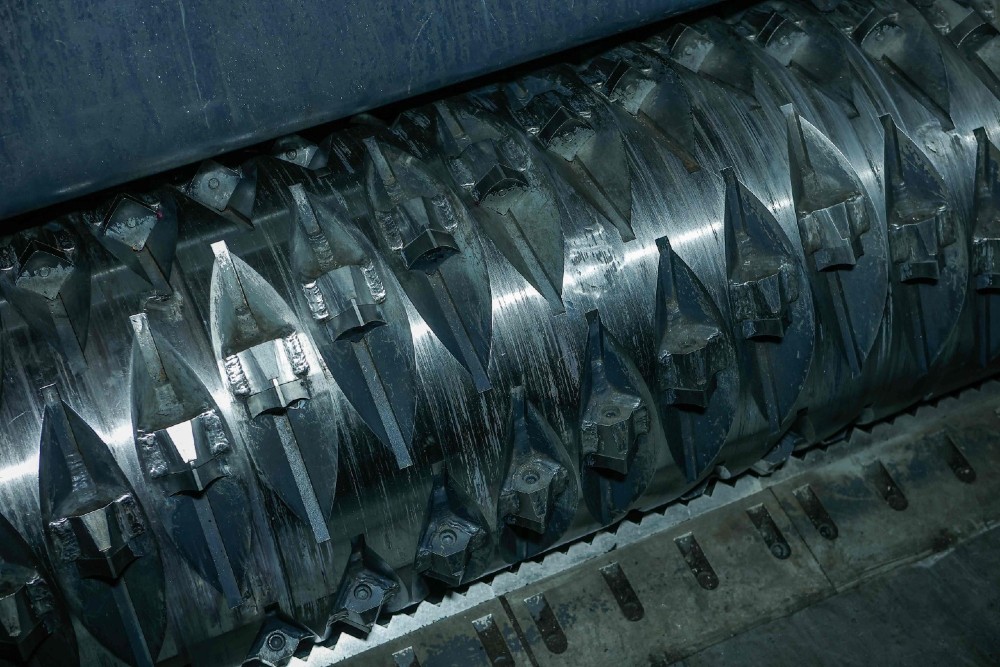 Enerpat #MSA-H3000, Heavy-Duty Hydraulic Single Shaft Shredder, (2) 238 HP motors, 118" shredding chamber - Image 5