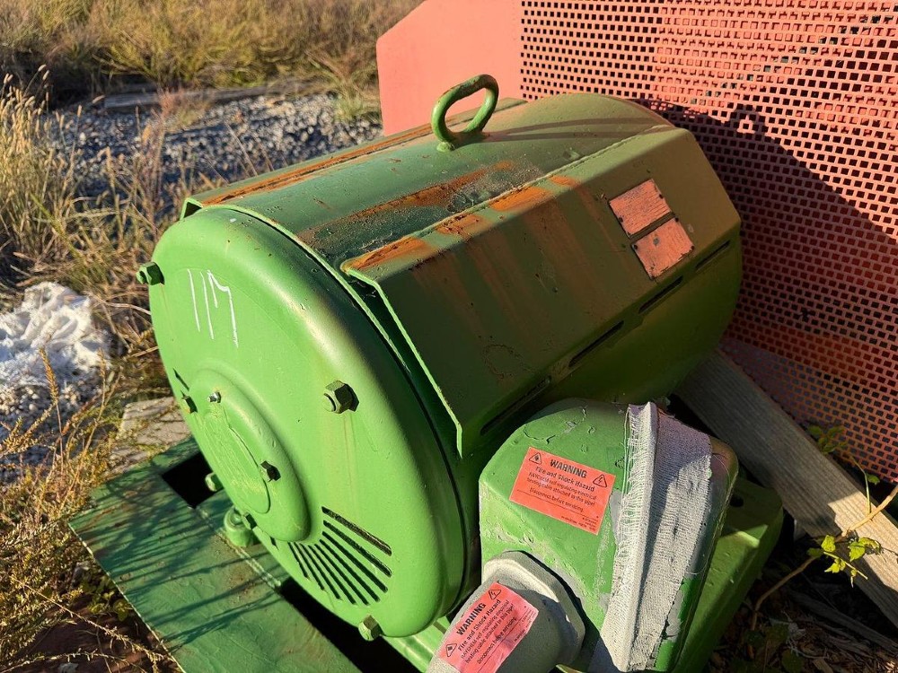 200 HP Electric Motor - Image 1