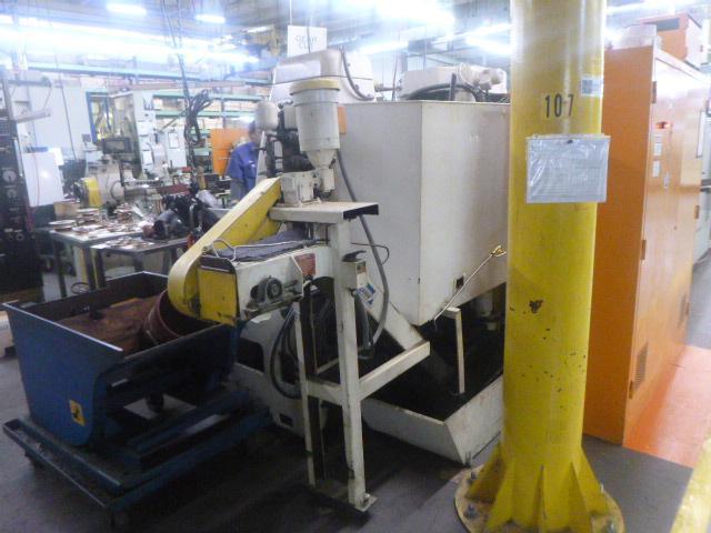 Pfauter #P-630, gear hobbing machine, with tailstock, automatic hob shift, slat type chip conveyor, 1975 - Image 8