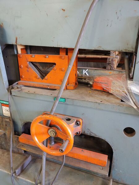 6" x 6" x 1/2" Scotchman #9012, ironworker, 90 ton, 12" throat, 5 HP, foot pedal controls, 1989 - Image 2