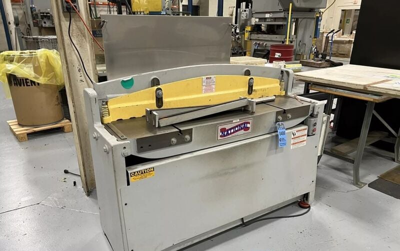 16 gauge x 4.4' National #NH5215, hydraulic power squaring shear, manual back gauge, 25 SPM, 3 HP - Image 2