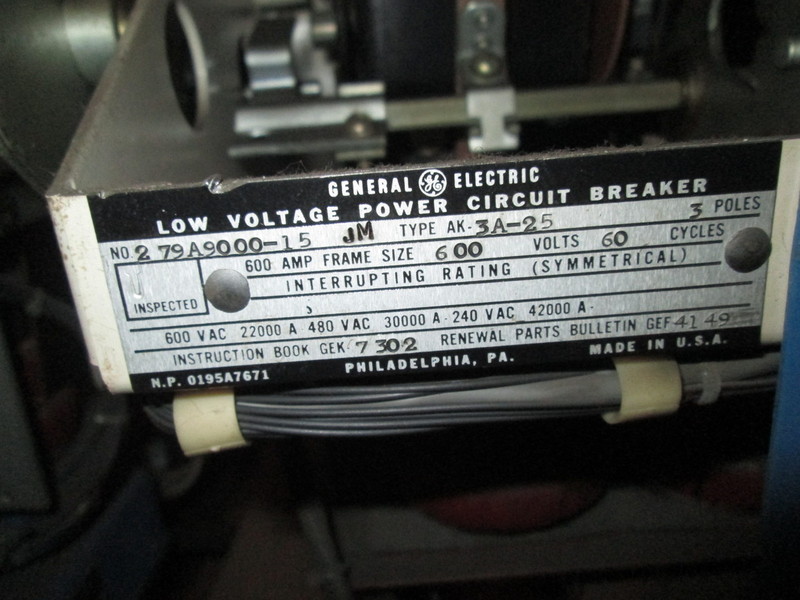600 Amps, General Electric, AK-3A-25, manually operated, drawout - Image 2