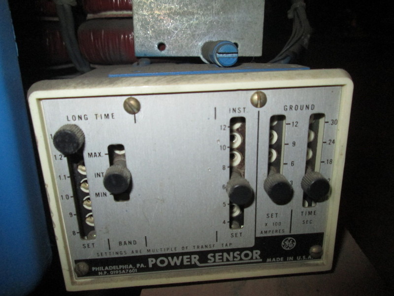 600 Amps, General Electric, AK-3A-25, manually operated, drawout - Image 4