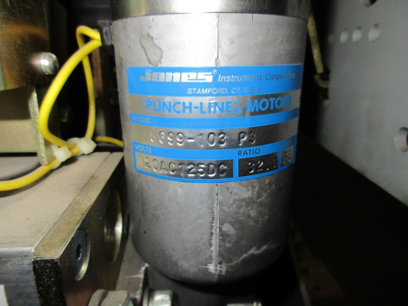 3200 Amps, General Electric, akr- 7f-75, electrically operated, drawout - Image 4