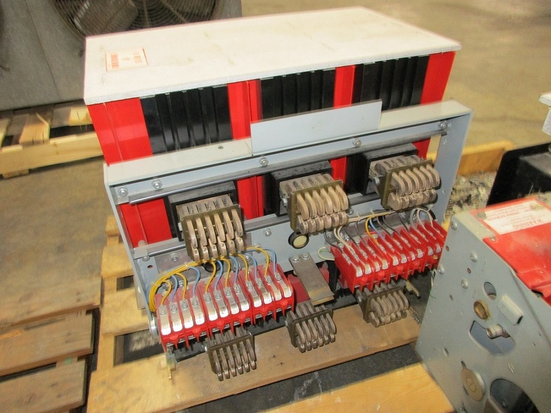 1600 Amps, Federal Pioneer, 50H-2, electrically operated, drawout - Image 3