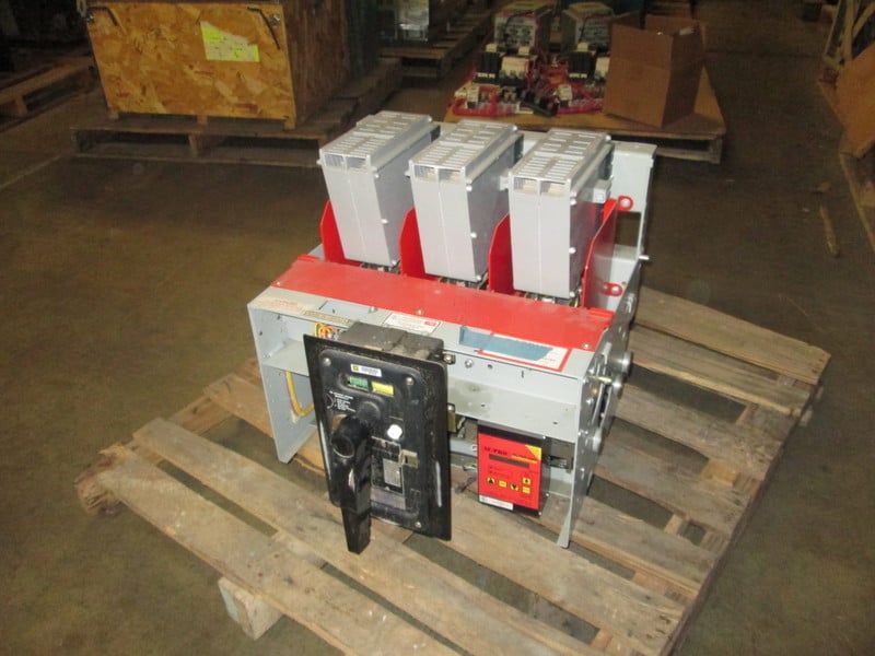 2000 Amps, Federal Pioneer, 50H-3, manually operated, drawout, AC Pro Trip - Image 1