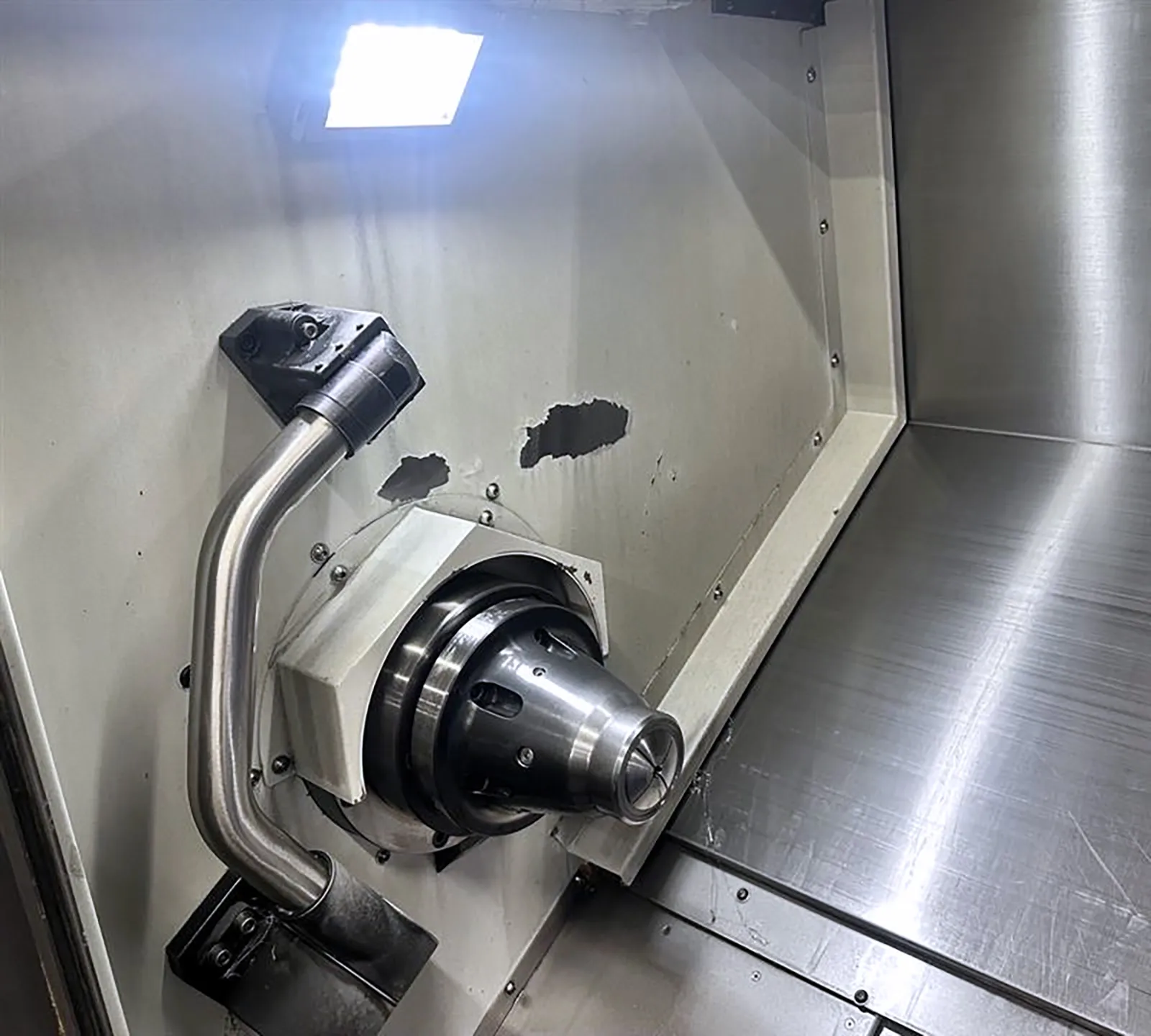 Daewoo Doosan #Puma-GT-2600, CNC lathe, 24.8" swing, 10" chuck, 3-jaw, 3.2" bar, 33.2" centers, 18.1" dia. - Image 5