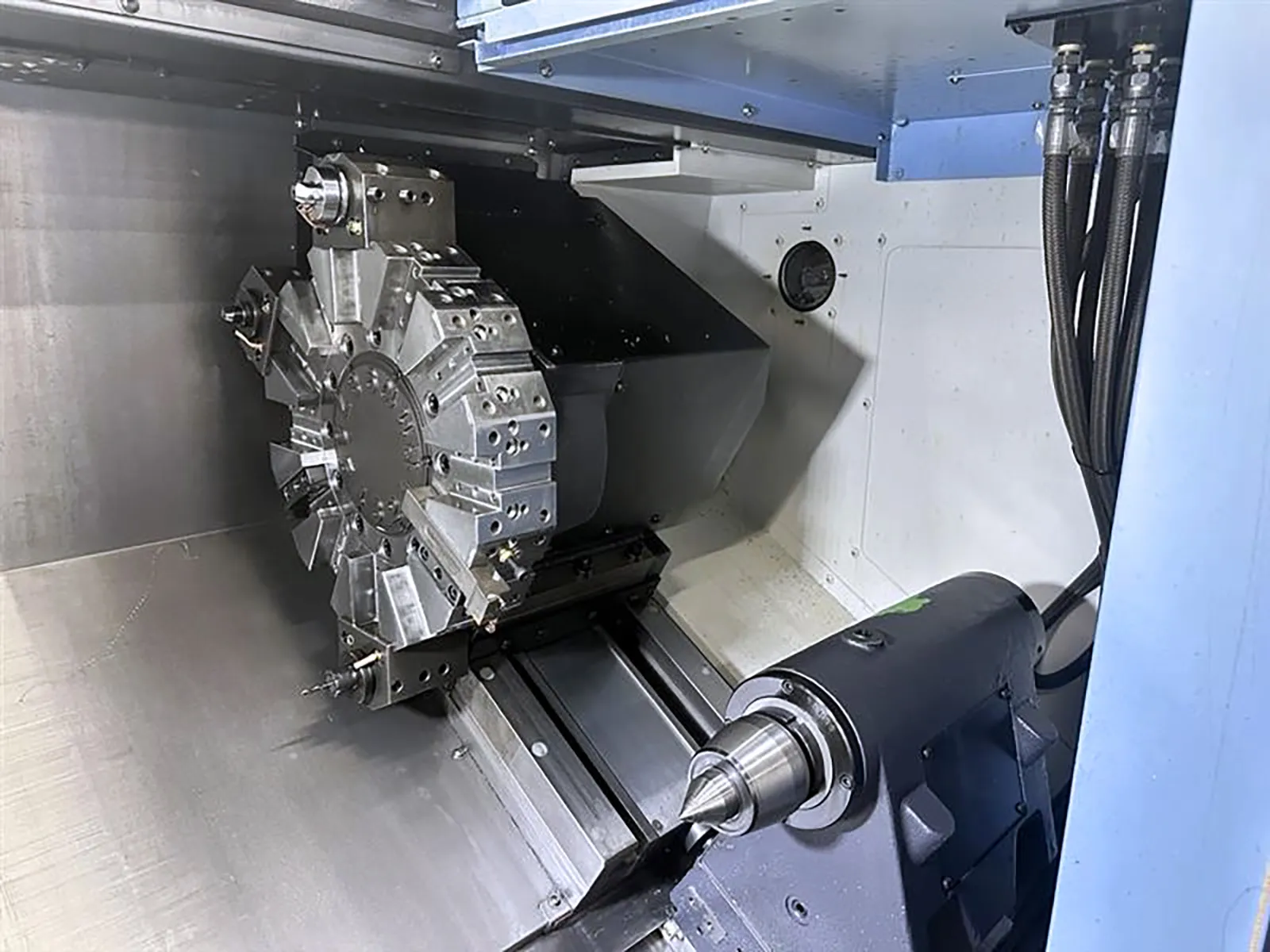 Daewoo Doosan #Puma-GT-2600, CNC lathe, 24.8" swing, 10" chuck, 3-jaw, 3.2" bar, 33.2" centers, 18.1" dia. - Image 6