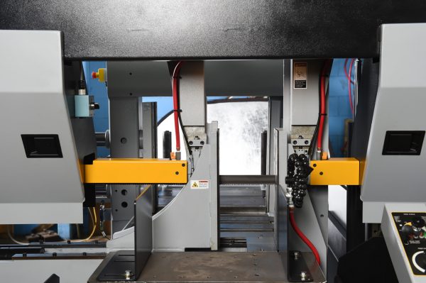 18" x 18" Hydmech #H-18A, Automatic Horizontal Band Saw, 1.5" x 230" Blade, 31" H Table, 50-350 SFM, 10 HP - Image 3