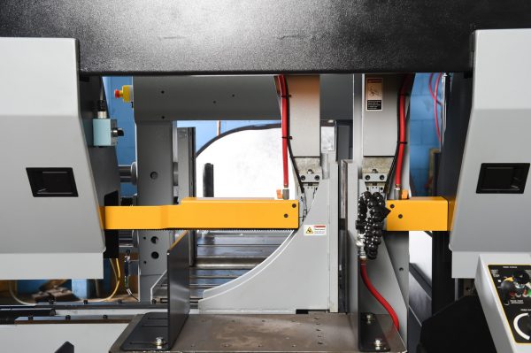 18" x 18" Hydmech #H-18A, Automatic Horizontal Band Saw, 1.5" x 230" Blade, 31" H Table, 50-350 SFM, 10 HP - Image 5