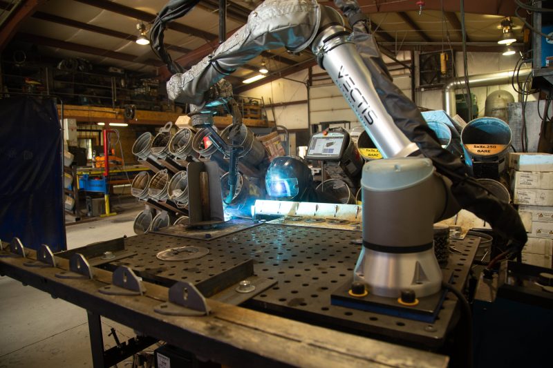 Vectis Automation, Cobot Welding System, 20 kg Robot Payload, 60" x 60" Work Envelope, 480 V - Image 2
