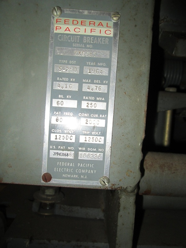 2000 Amps, Federal Pacific, DST-5-250, 4.76KV, electrically operated, drawout, 125 VDC - Image 2